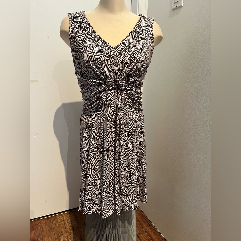 Banana Republic Issa London Zebra print Dress.Womens size 12 Petite. 100% Rayon